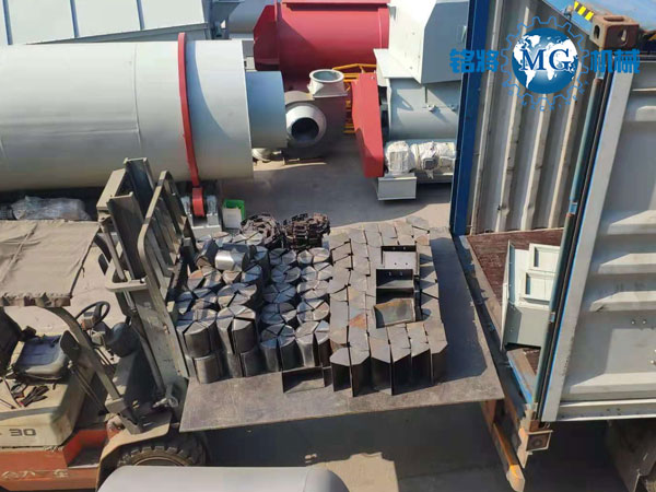 秘魯干粉砂漿生產(chǎn)線裝車現(xiàn)場圖 秘魯干粉砂漿生產(chǎn)線裝車現(xiàn)場圖